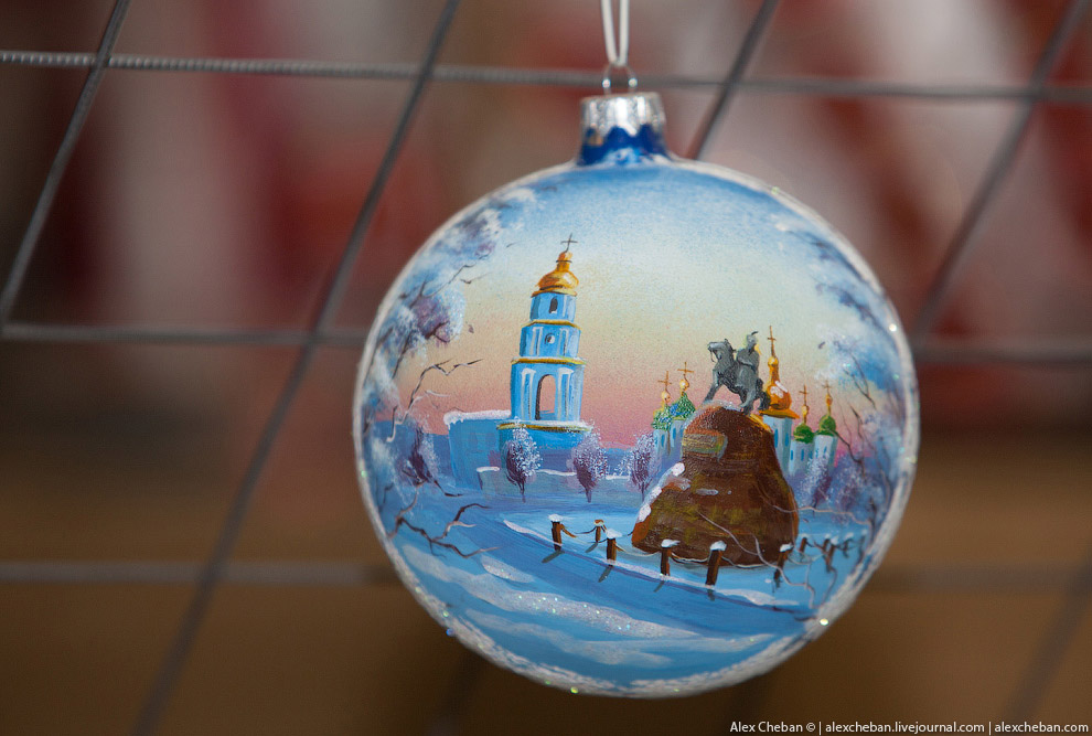 Производство елочных игрушек