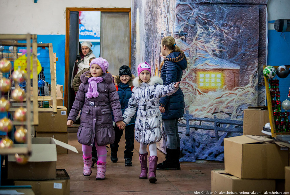 Производство елочных игрушек