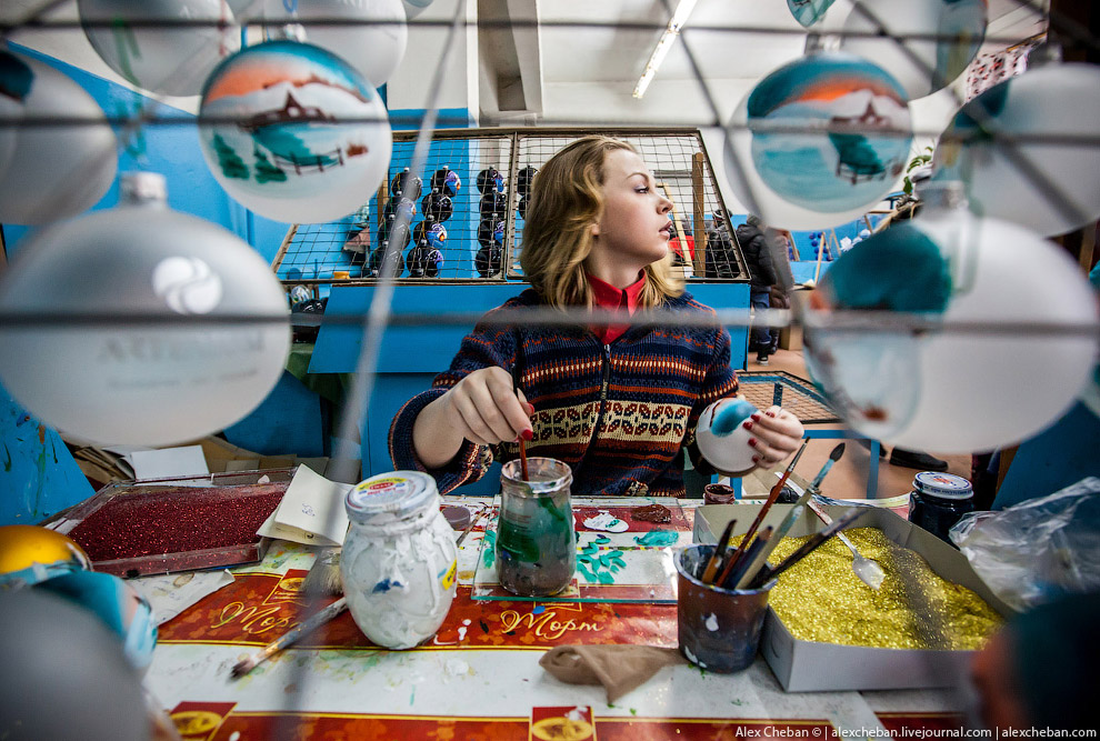 Производство елочных игрушек