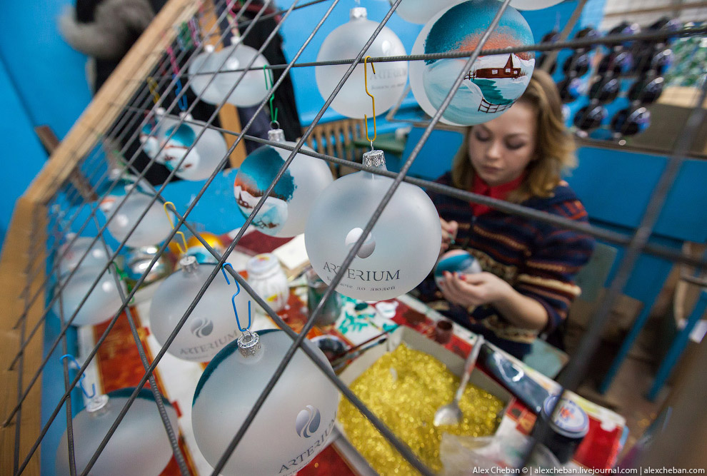 Производство елочных игрушек