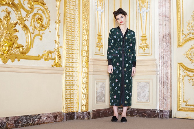 Известный российский дизайнер предлагает встречать Новый год в нарядных пижамах и халатах