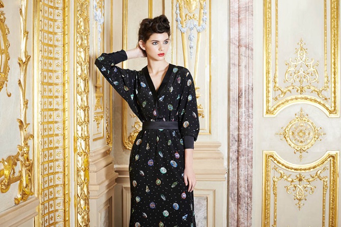 Известный российский дизайнер предлагает встречать Новый год в нарядных пижамах и халатах