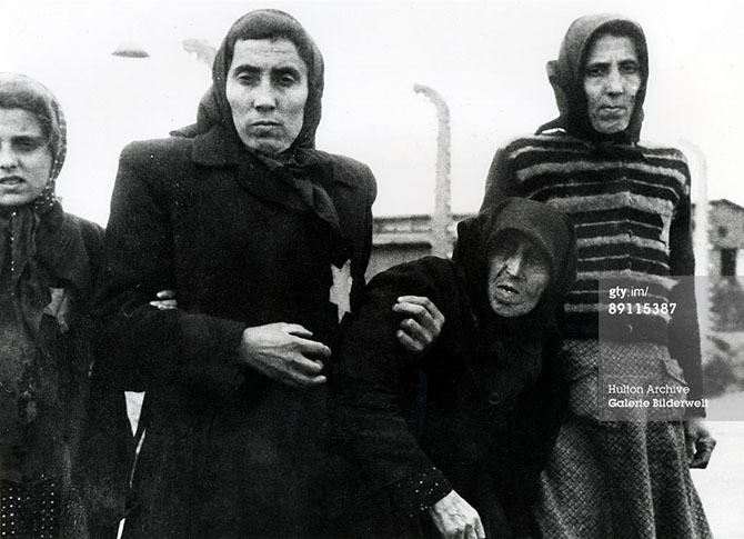 70 лет назад Красная армия освободила лагерь смерти Освенцим 70 лет назад Красная армия освободила лагерь смерти Освенцим