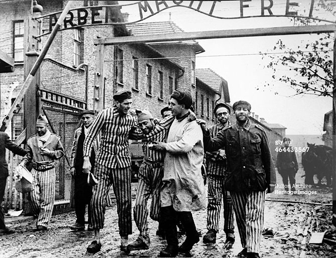 70 лет назад Красная армия освободила лагерь смерти Освенцим 70 лет назад Красная армия освободила лагерь смерти Освенцим