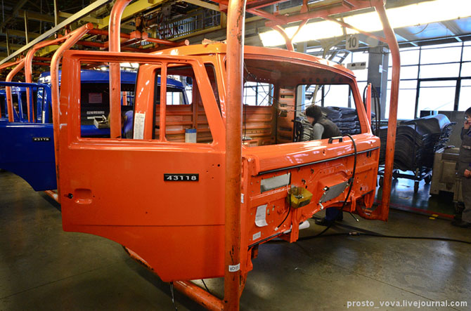 Как рождаются КАМАЗы (31 фото)