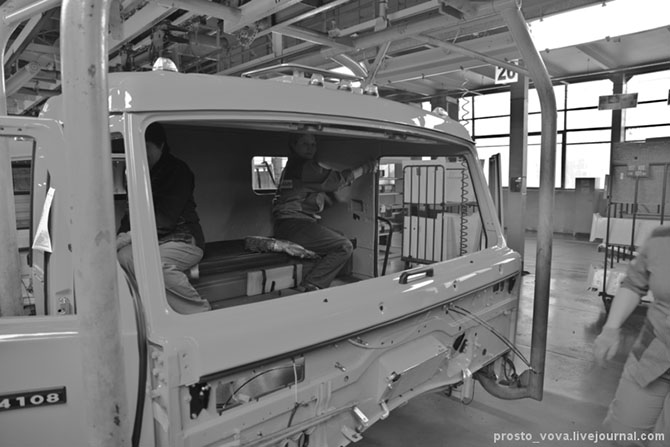 Как рождаются КАМАЗы (31 фото)