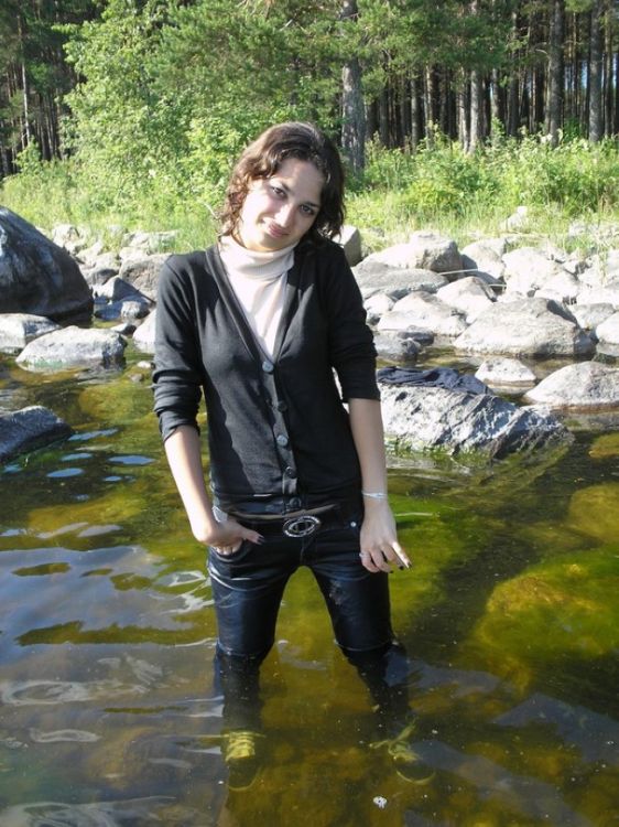 Мокрые девушки (37 фото)