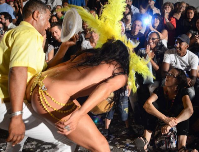 Карнавальные девчонки (43 фото)