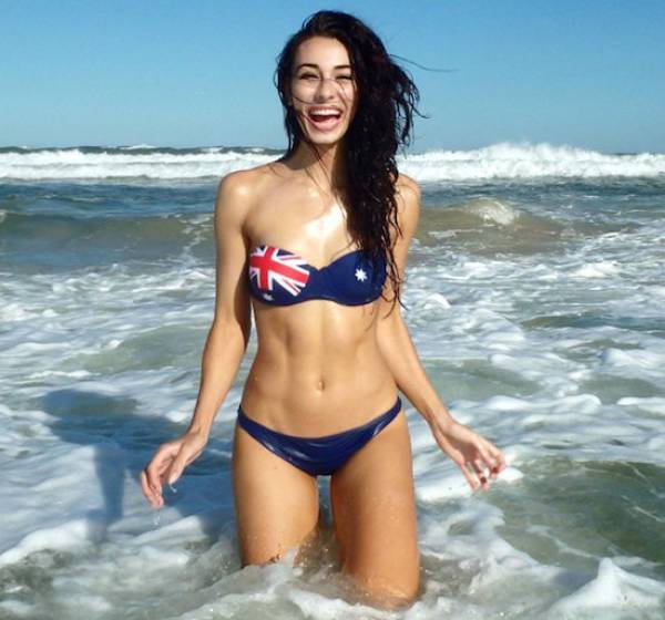 Девушки и вода