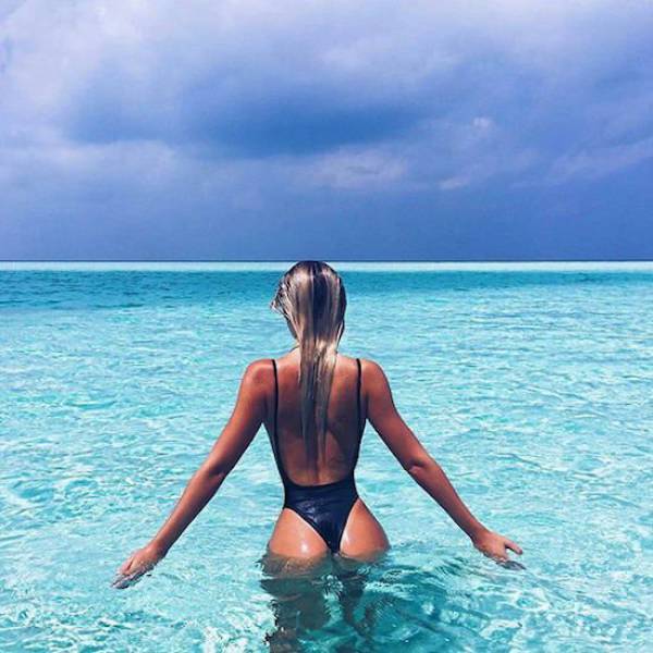 Девушки и вода