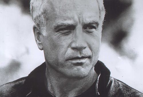 Актеры которые могли исполнить роли в культовых фильмах (31 фото)