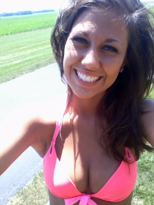 Девушки улыбаются (36 фото)