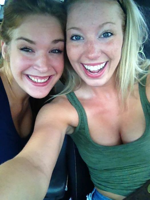 Девушки улыбаются (36 фото)