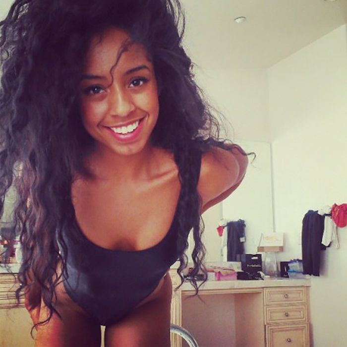 Девушки улыбаются (36 фото)