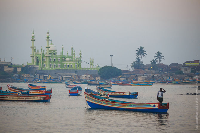 По ту сторону курорта. Морской порт Вижинджам По ту сторону курорта. Морской порт Вижинджам