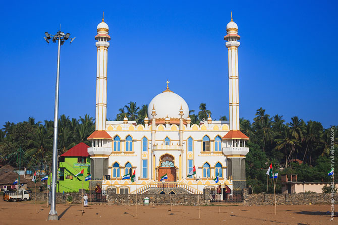 По ту сторону курорта. Морской порт Вижинджам По ту сторону курорта. Морской порт Вижинджам