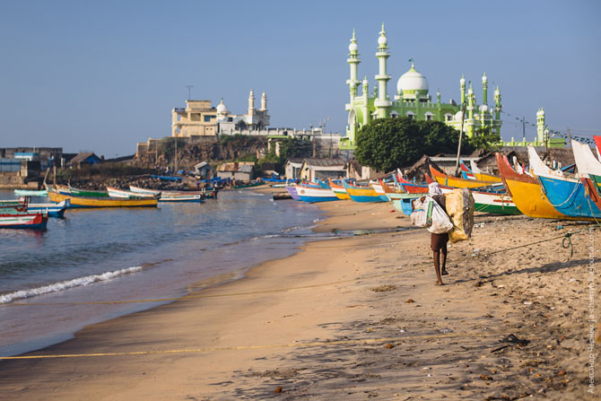 По ту сторону курорта. Морской порт Вижинджам По ту сторону курорта. Морской порт Вижинджам