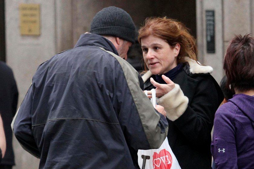 Непростой бомж (4 фото)