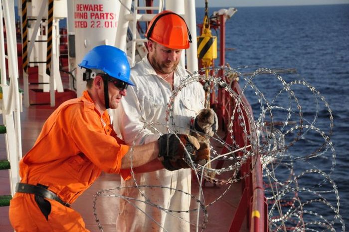 Способы защиты судна от сомалийских пиратов