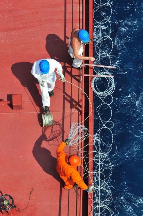 Способы защиты судна от сомалийских пиратов