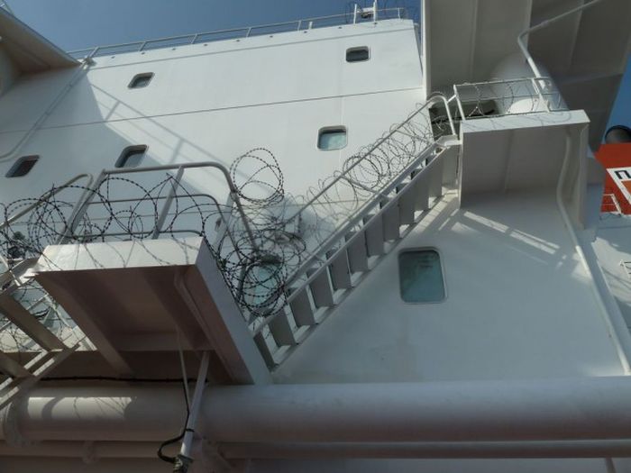 Способы защиты судна от сомалийских пиратов