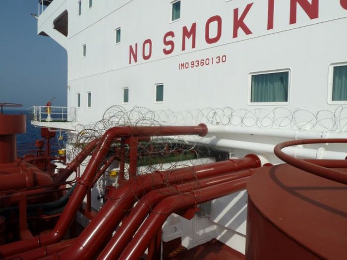 Способы защиты судна от сомалийских пиратов