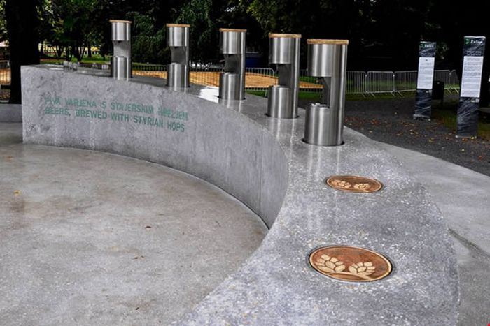 Фонтаны с необычным содержимым Фонтаны с необычным содержимым