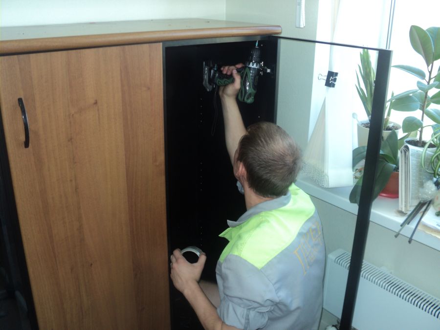 Что должен мужчина по мнению женщин (10 фото)