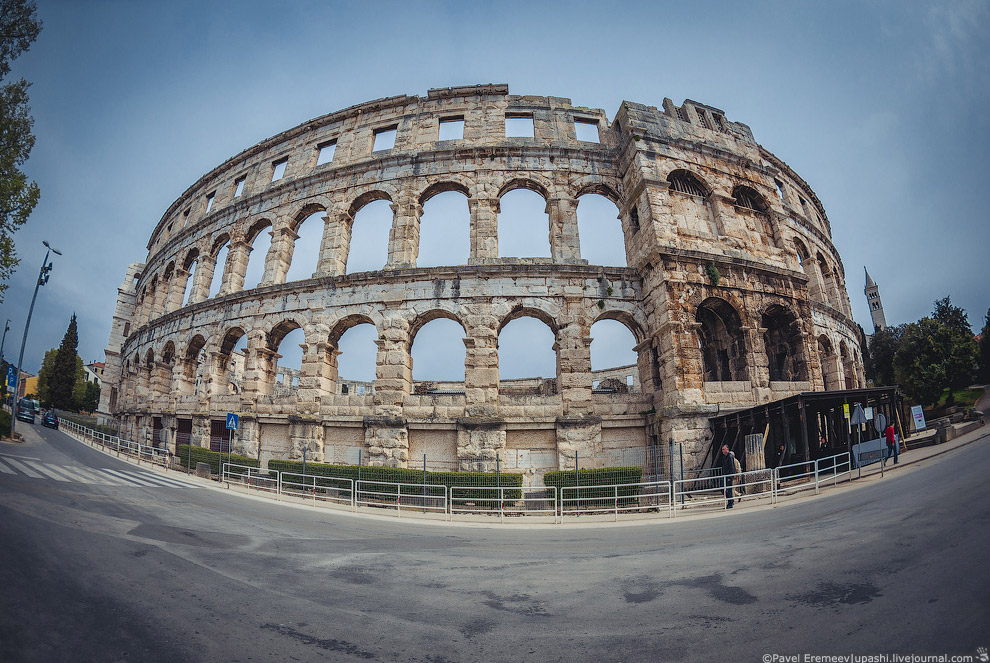 Древний амфитеатр в Хорватии Древний амфитеатр в Хорватии