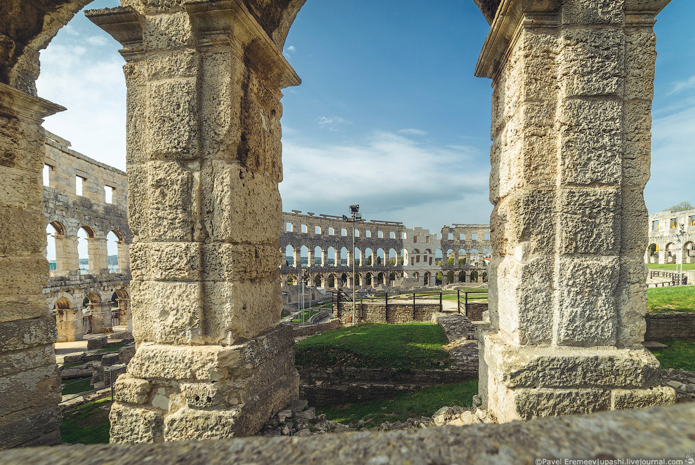 Древний амфитеатр в Хорватии Древний амфитеатр в Хорватии