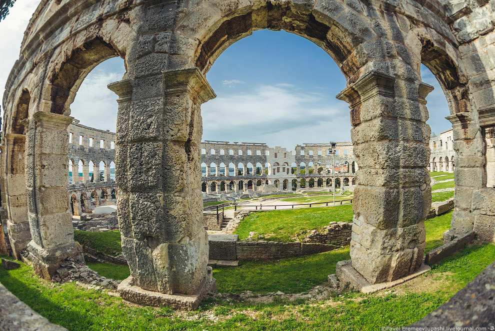 Древний амфитеатр в Хорватии Древний амфитеатр в Хорватии