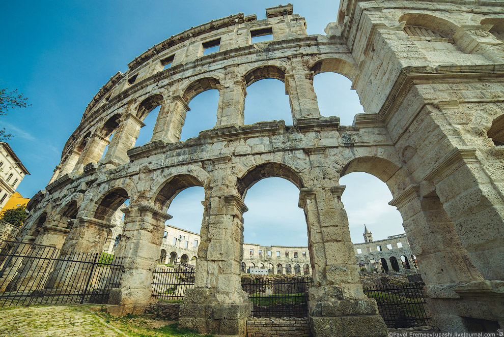 Древний амфитеатр в Хорватии Древний амфитеатр в Хорватии