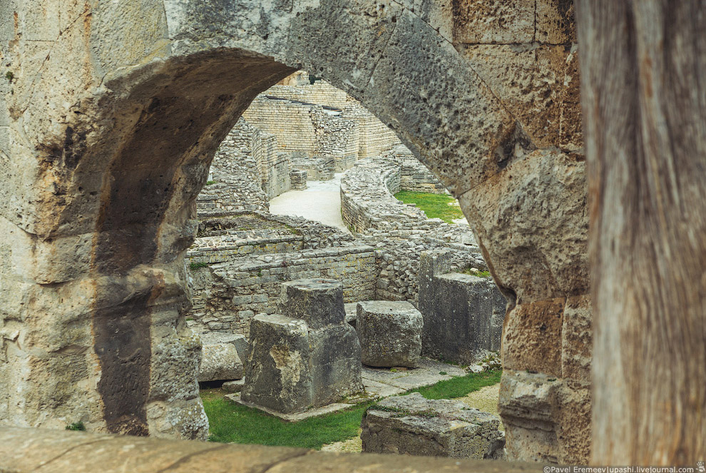 Древний амфитеатр в Хорватии Древний амфитеатр в Хорватии