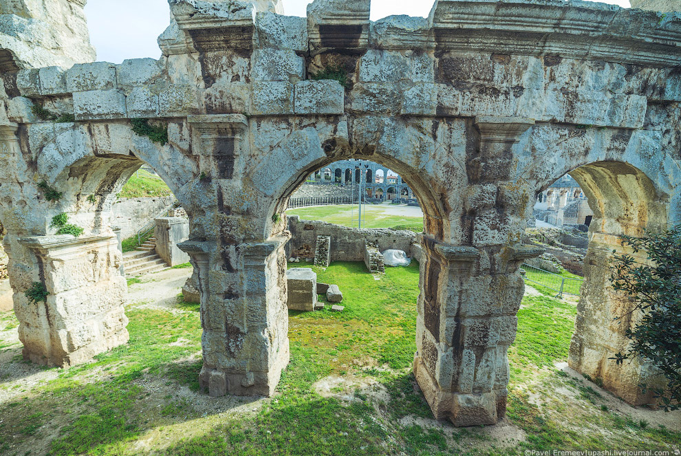 Древний амфитеатр в Хорватии Древний амфитеатр в Хорватии