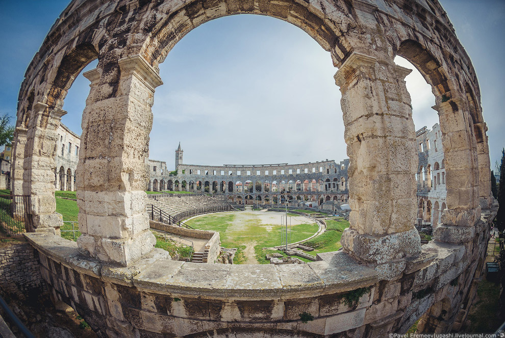 Древний амфитеатр в Хорватии Древний амфитеатр в Хорватии