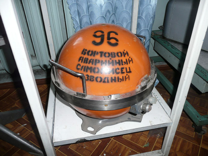 Как устроен черный ящик самолета (12 фото)