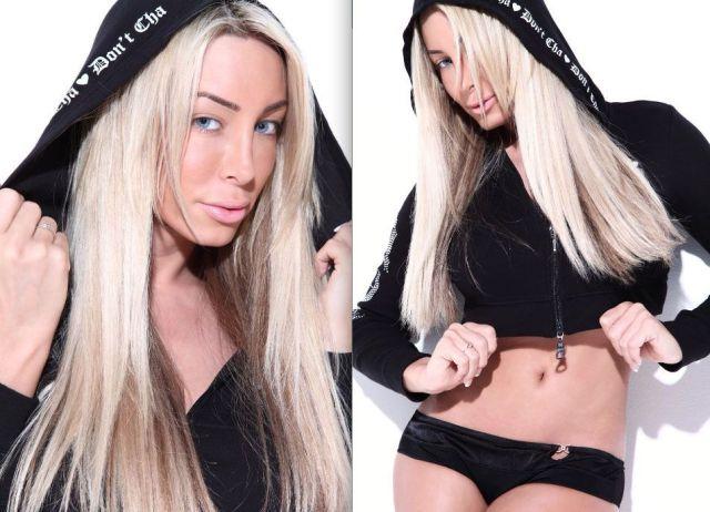 Девушка постоянно себя улучшала (23 фото)