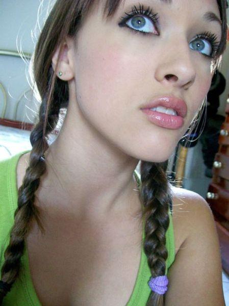 Девушки с сексуальными губами (35 фото)