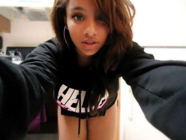 Девушки с сексуальными губами (35 фото)