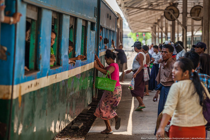 Как ездят на электричках в Юго-Восточной Азии