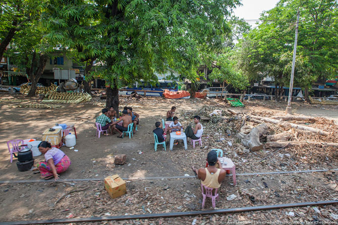 Как ездят на электричках в Юго-Восточной Азии