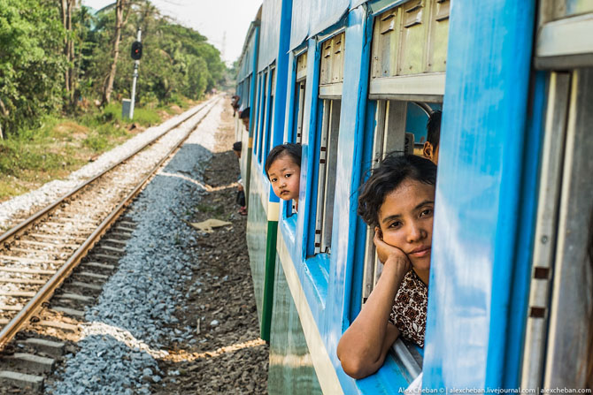 Как ездят на электричках в Юго-Восточной Азии