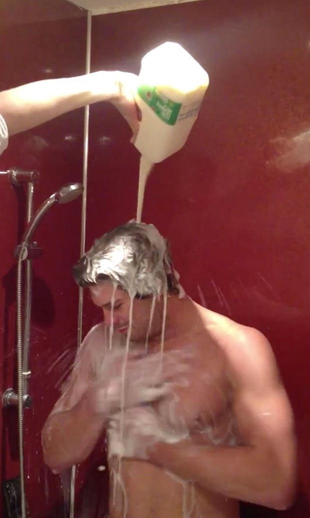 Милкинг – новый фотомэм в западной сети