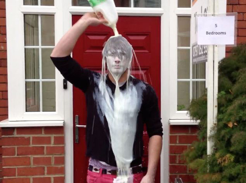 Милкинг – новый фотомэм в западной сети