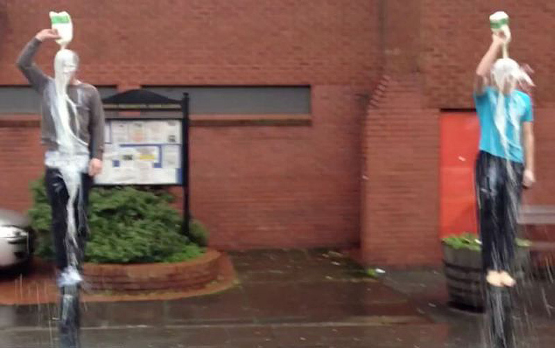 Милкинг – новый фотомэм в западной сети