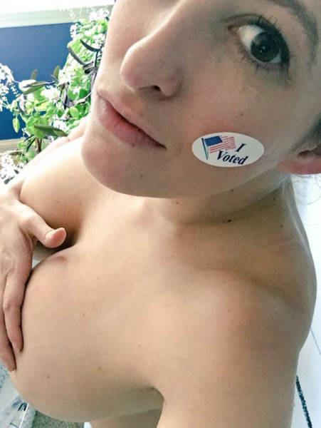 Девушки, которым непросто смотреть в глаза