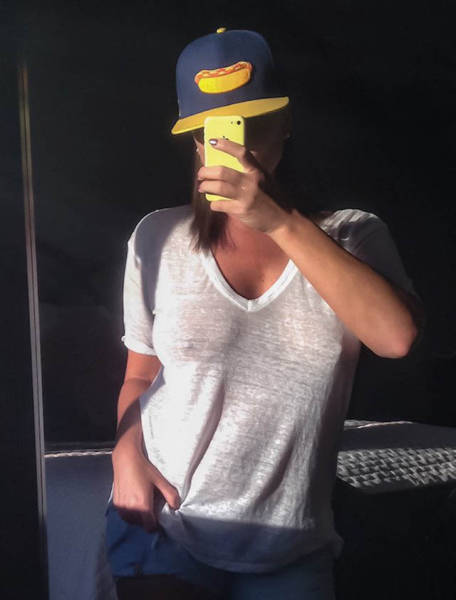 Девушки, которым непросто смотреть в глаза