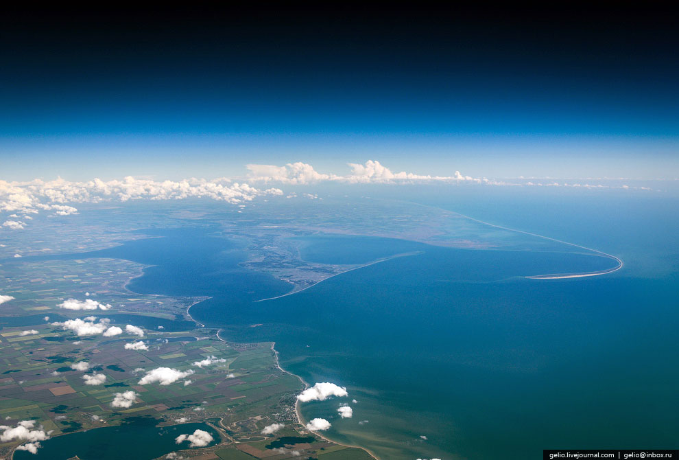 Земля из окна самолета в 2013 году