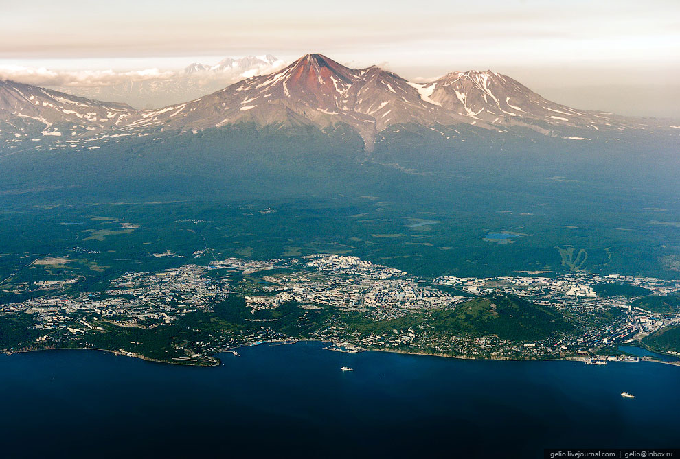 Земля из окна самолета в 2013 году
