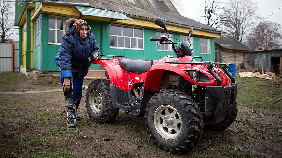 Бабушка с мотором